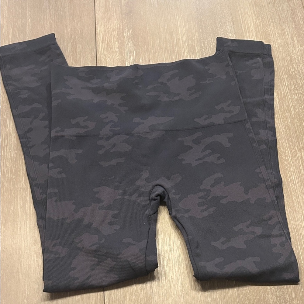 SPANX Dark Camouflage Leggings